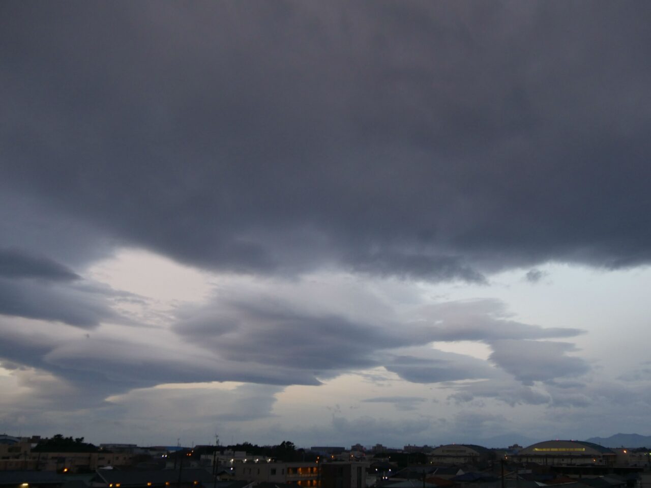 ゲリラ豪雨前の雲