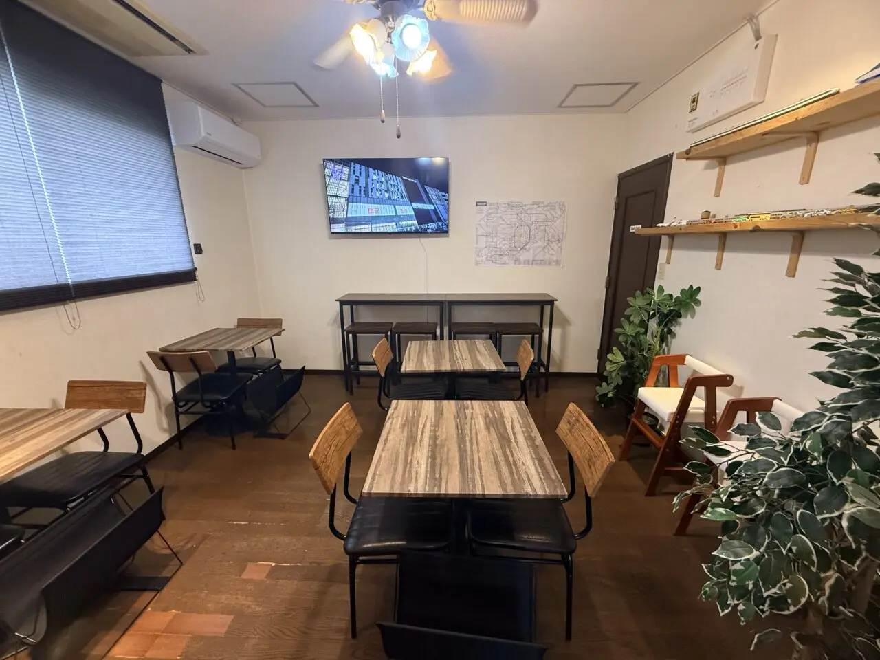 Travel Cafe MICHI-SHIRUBEの店内