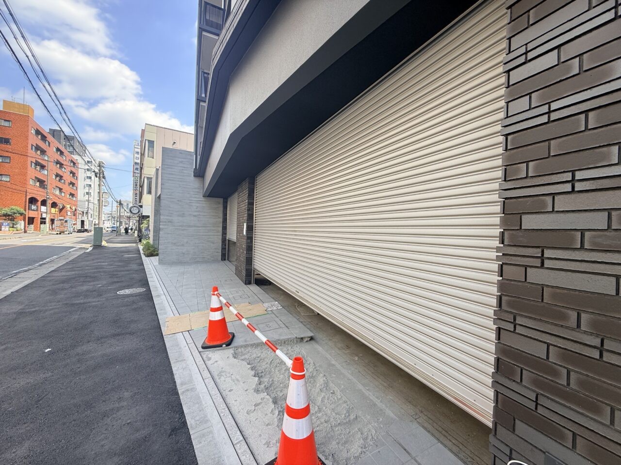 隣の店舗