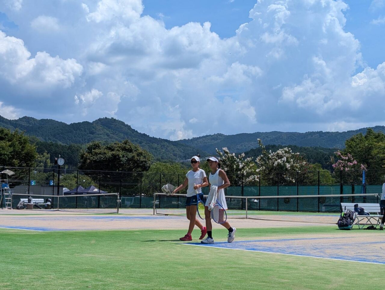 新地＆浜本ペア試合中